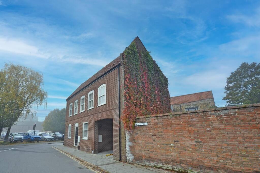 St Nicholas Corner - A New Unique Town Centre Home Kings Lynn Kültér fotó